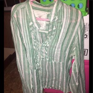 Hollister shirt SZ medium cross posted
